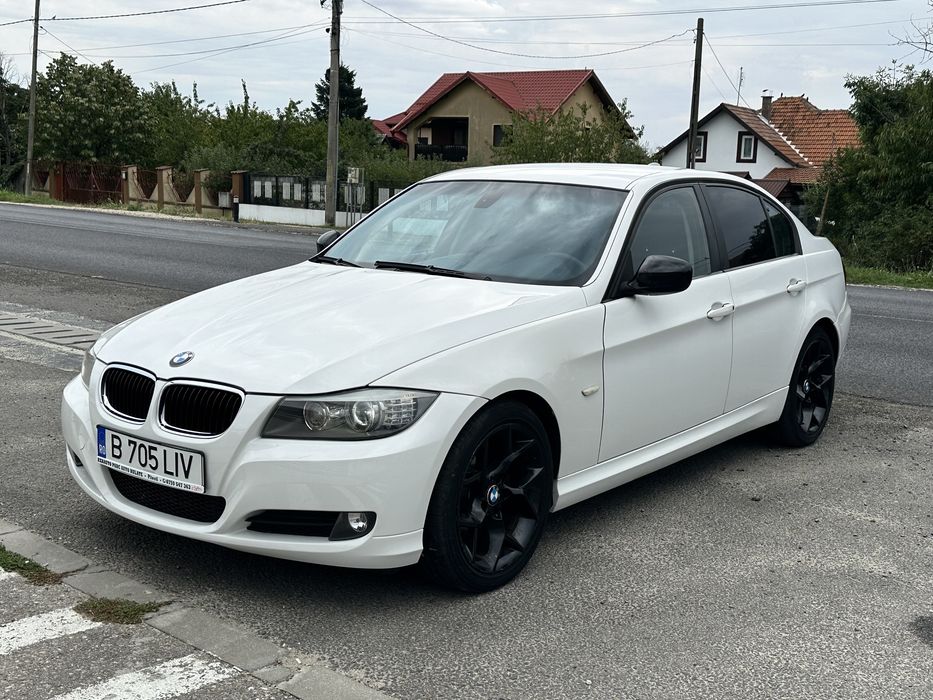 Bmw Seria 3 320D Automat X-Drive / Navigatie / Bi-Xenon / Jante 18