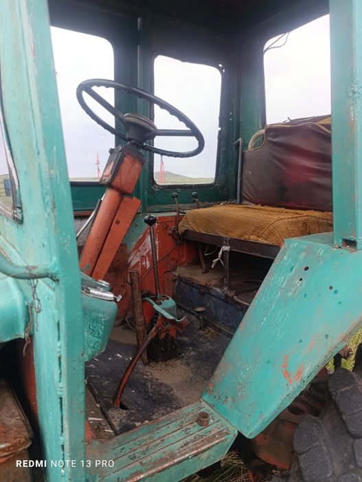 Трактор т 25            .