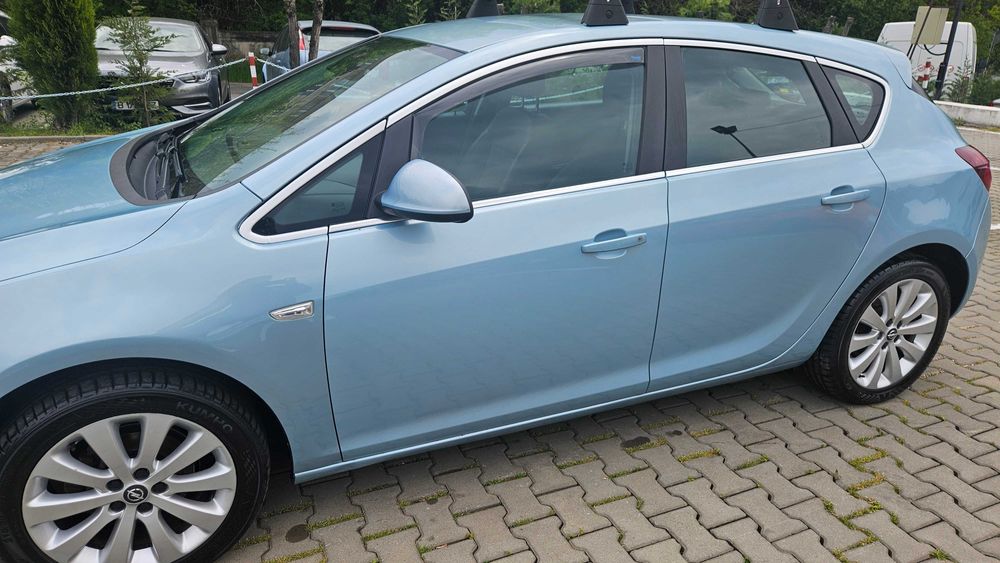 Auto Opel Astra J
