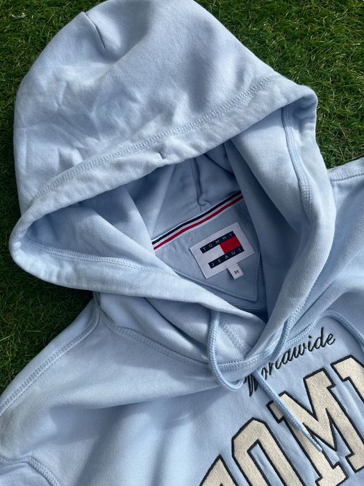 Мъжко горнище : TOMMY JEANS Regular Varsity Hoodie 8401 Light Blue M