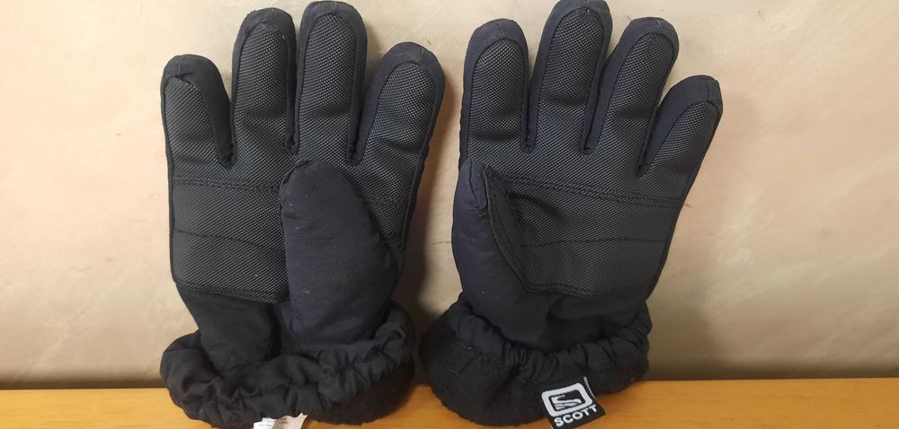 Scott-Много Запазени