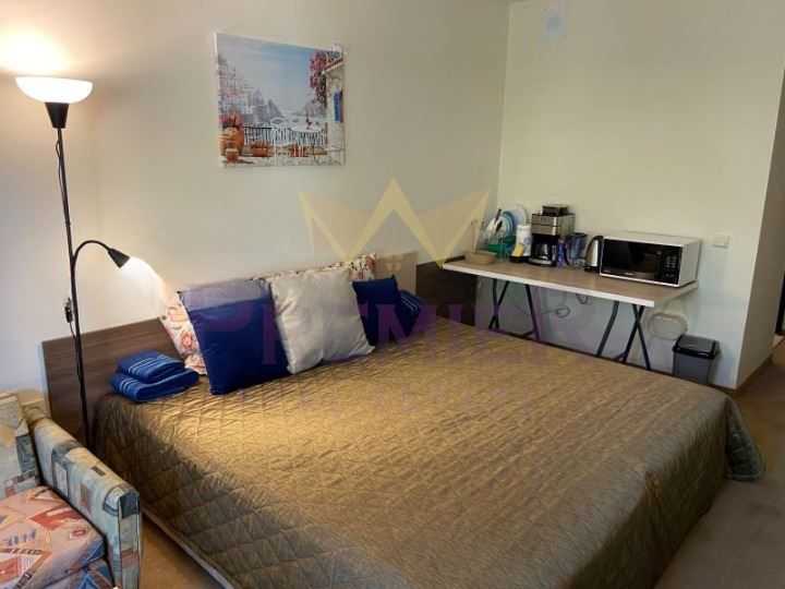 Дава се под наем Едностаен апартамент в к.к. Св.Св. Константин и Елена - 32 кв.м за 357 € - Снимка #1