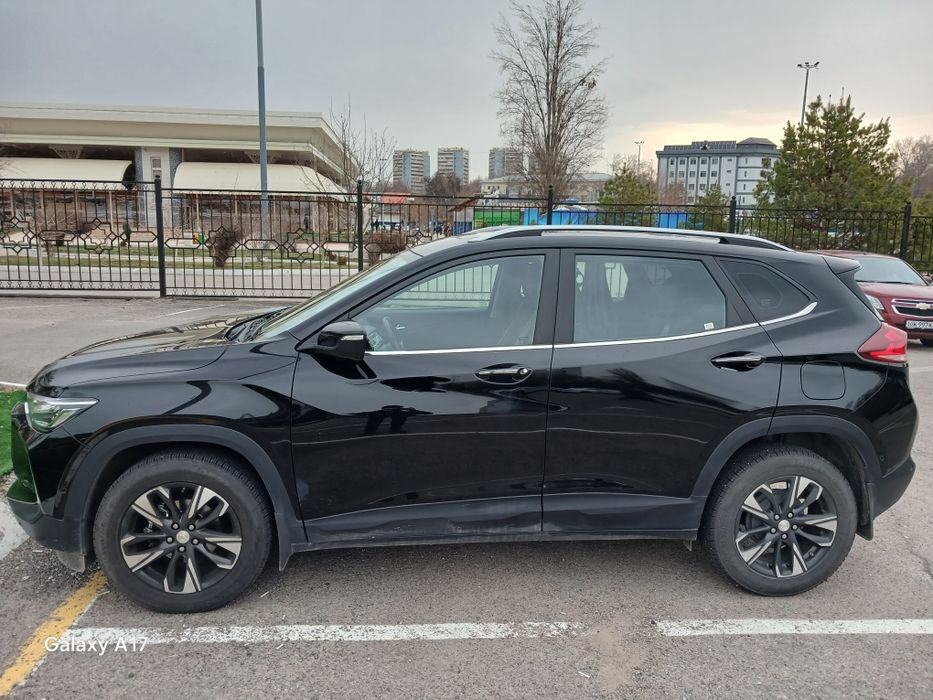 Srochno sotiladi traker 2 primer