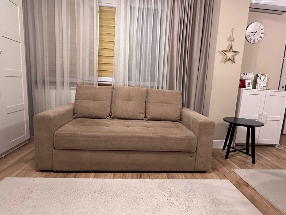 Canapea extensibila 3 locuri