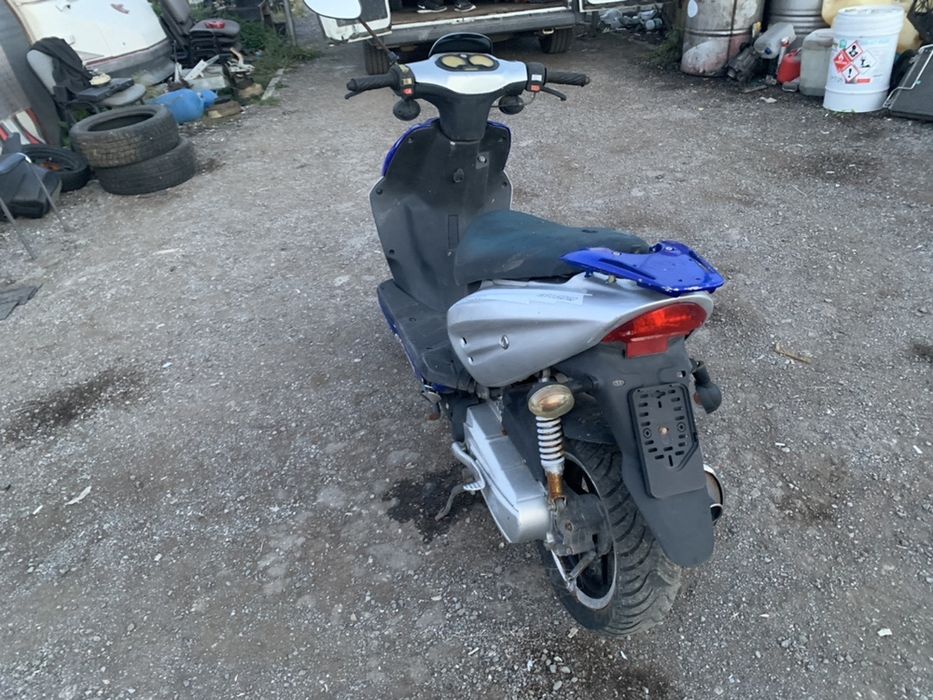 НА ЧАСТИ! Скутер Ride Twister 50 куб . B92 2011 г. Scooter 2 броя