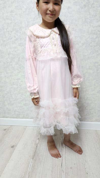 Продам нарядные платья для девочек 128 рост