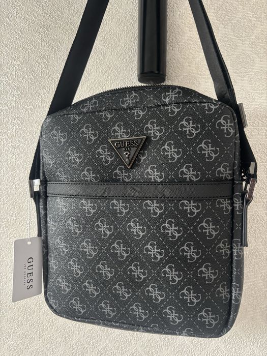 Продам барсетка Guees