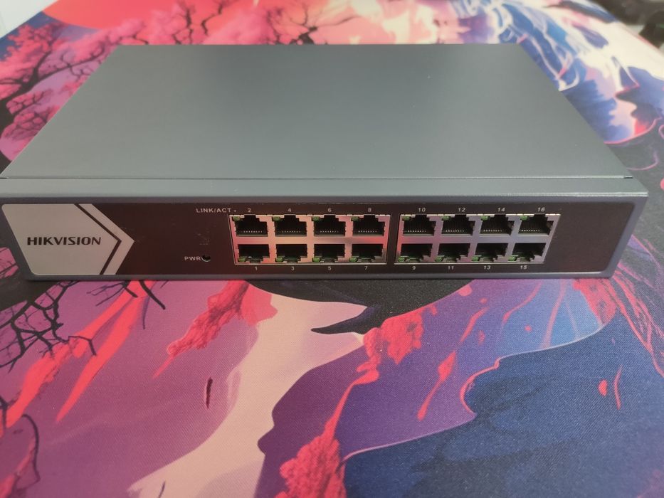 Сетевой коммутатор HIKVISION DS-3E0516-E