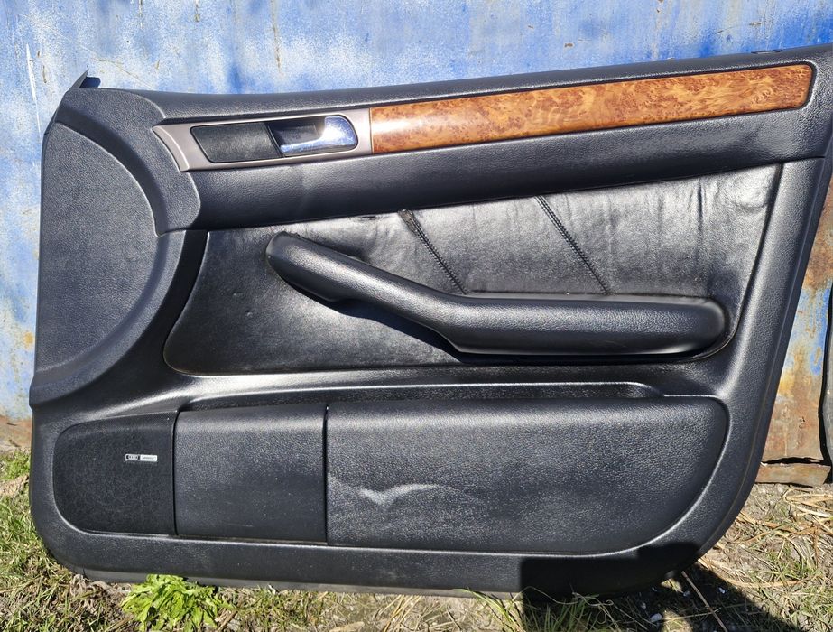 Аули А6С5  Чёрные дверные карты