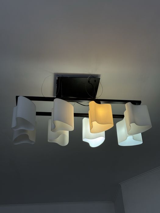 Продам большую люстру 8 плафонов