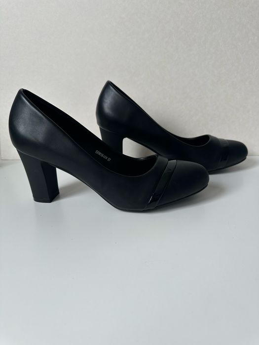 Черни обувки Tendenz