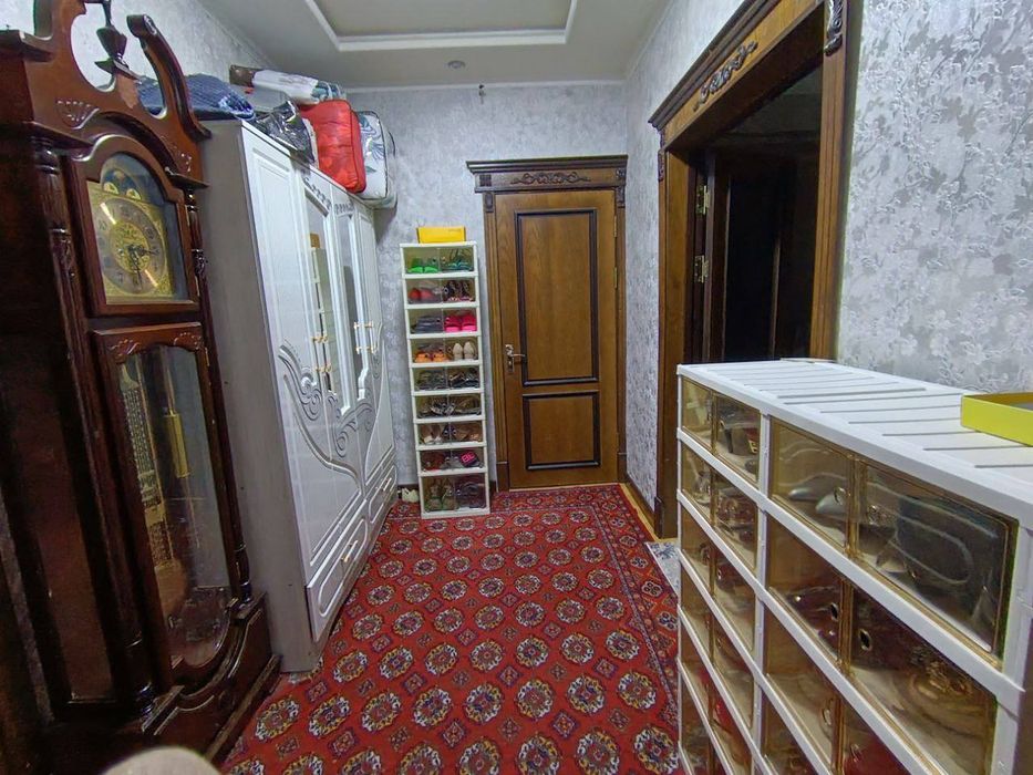 Мирзо Улугбек массив ттз 4 4/1/4 балкон 2*6 есть ещё огород