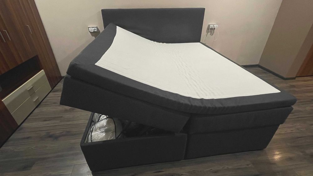 Голяма и широка спалня