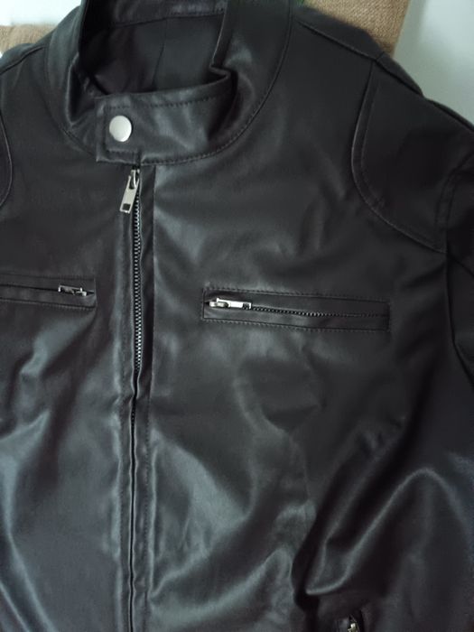 Simbolul Stilului Tău Masculin: Geacă Premium din Imitatie Piele – 100