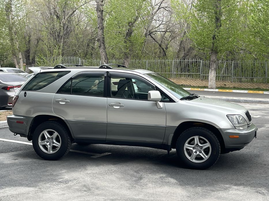 Lexus RX300 4WD 2000 год