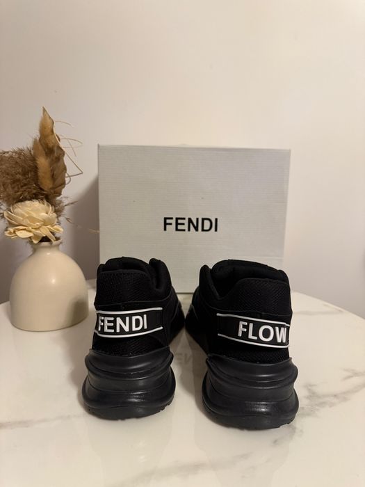 Adidadi F E N D I Flow Low Top Black