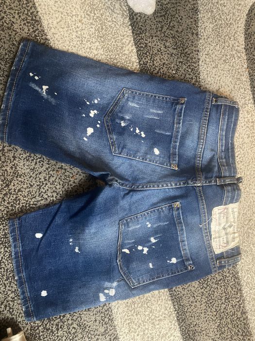 Blugi Dsqared 2 scurti marimea 44 stare impecabila!