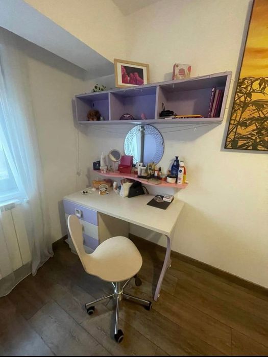 Mobilă camera de vânzare