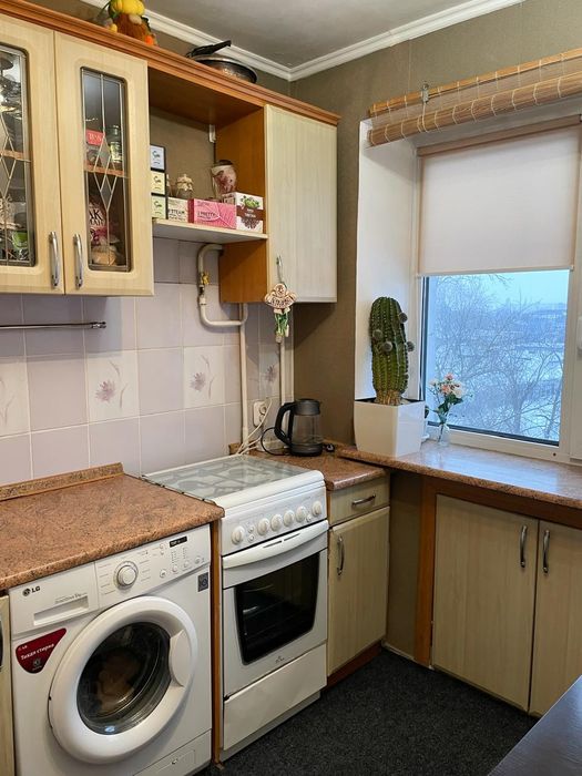 Продам 3 комн квартиру на Янтаре