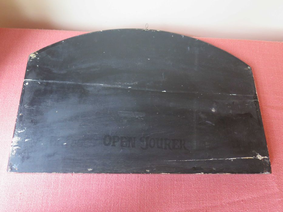 Стара табела , релефно пано
картина Car Rental