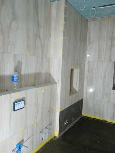 Сифатли кафель териш хизмати, ванна туалет пол ва бошка жойларга.