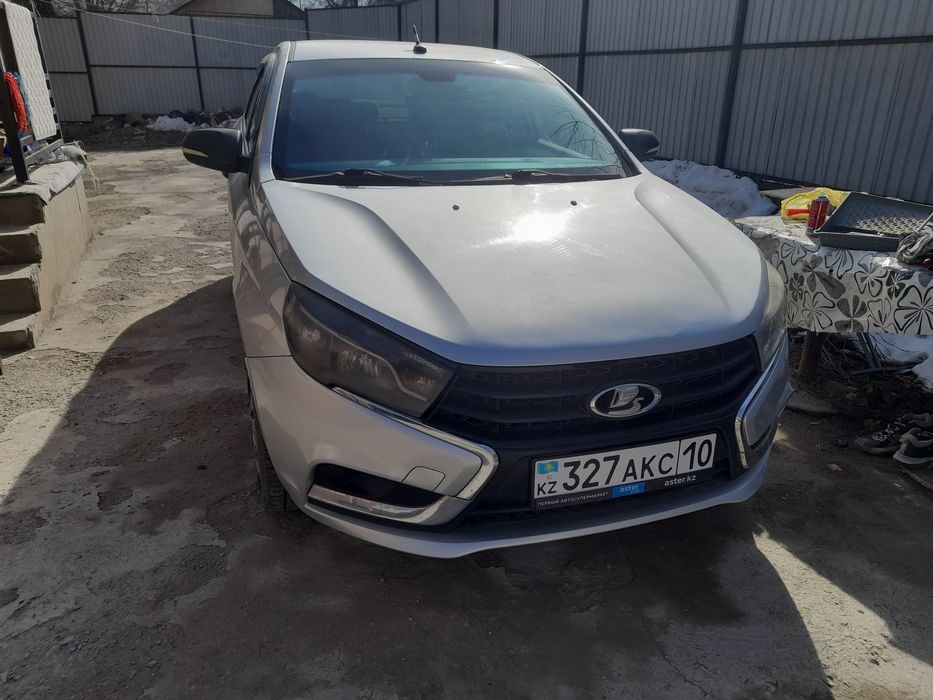 Лада Веста 2015 года