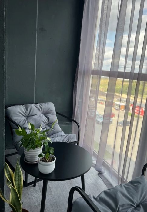 Маленький круглый стол