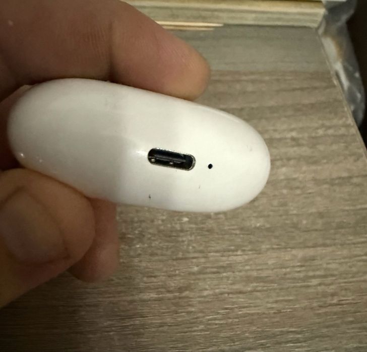 Casti fara fir imita perfect pe cele de 1000 lei originale de la apple