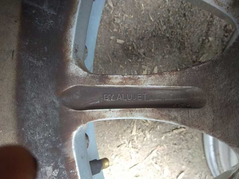 Продам оригинальные легкосплавные диски "BINNO"