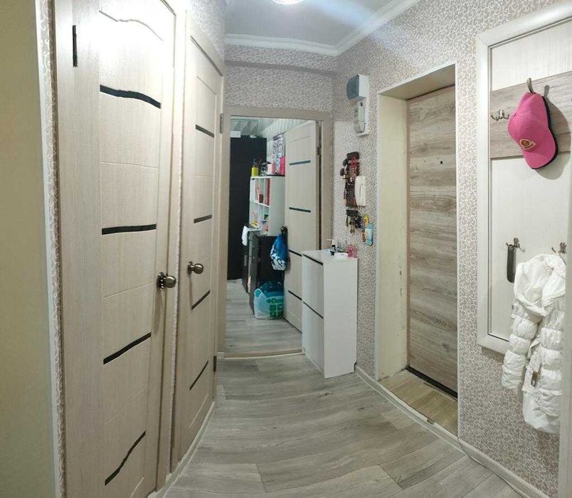 2 к.кв. 8 мкр-н  р-н ДАРУ