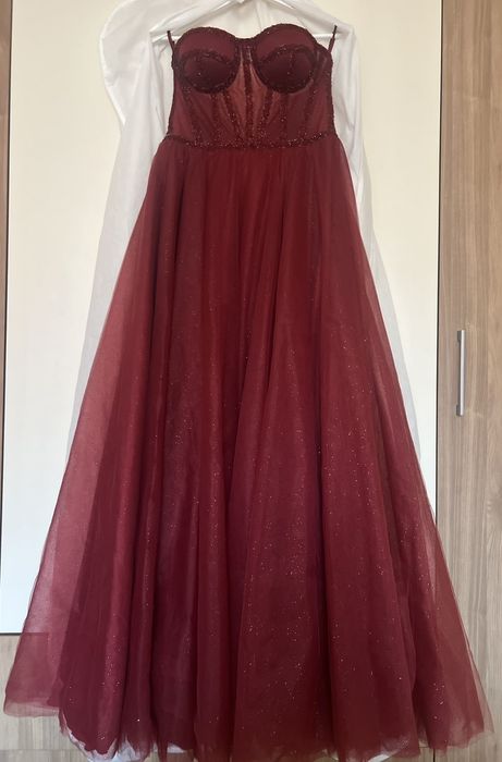 Дизайнерска рокля