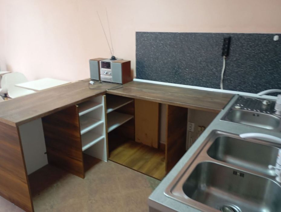 30 кв.м на Опълченска за кафе/бърза храна – топ поток и видимост