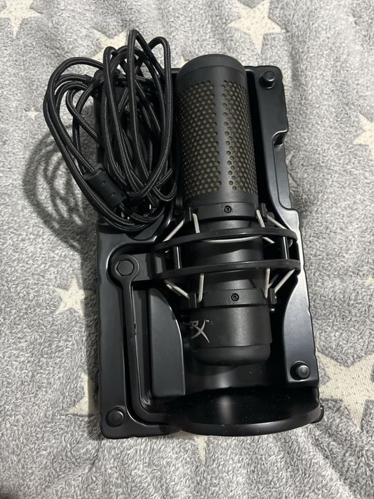 Продам микрофон Hyper x quadcast s