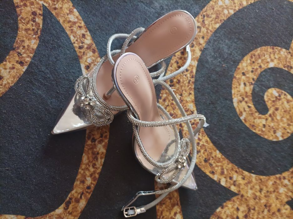 Продавам дамски токчета