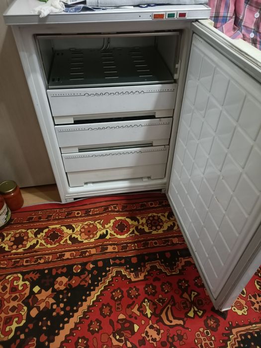 Продам морозильник