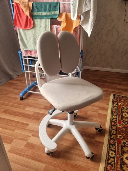 Продам детский стол и стул