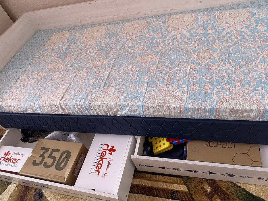 Кровать подростковая