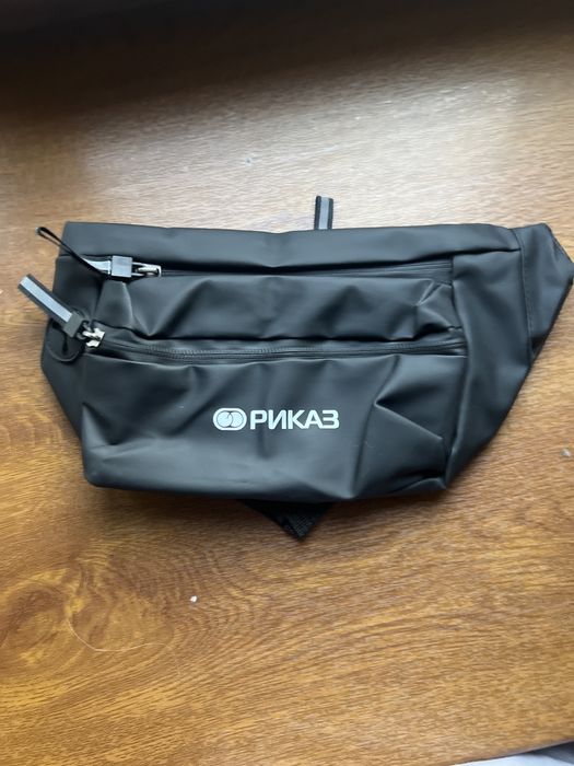 Сумки разного размера и цвета