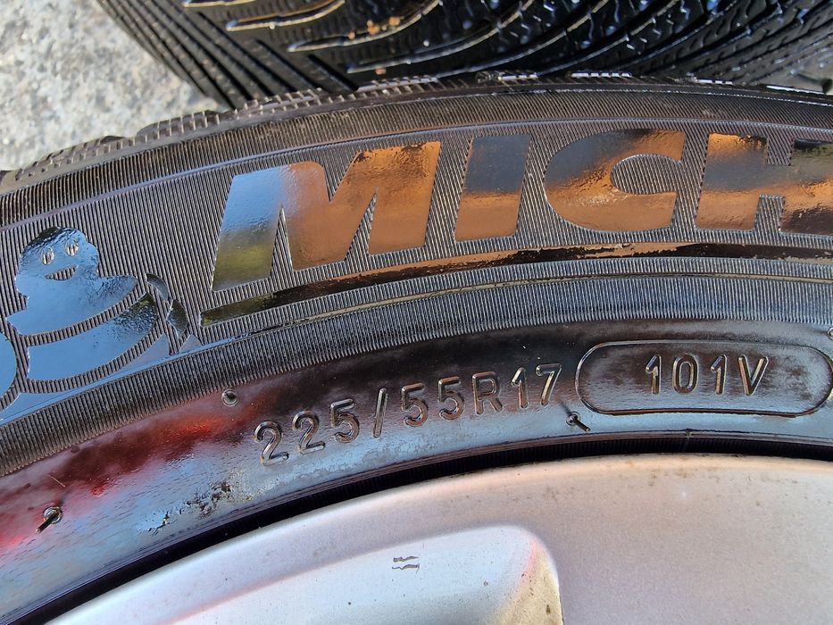 Оригинални джанти AUDI със зимни гуми 225 55 17