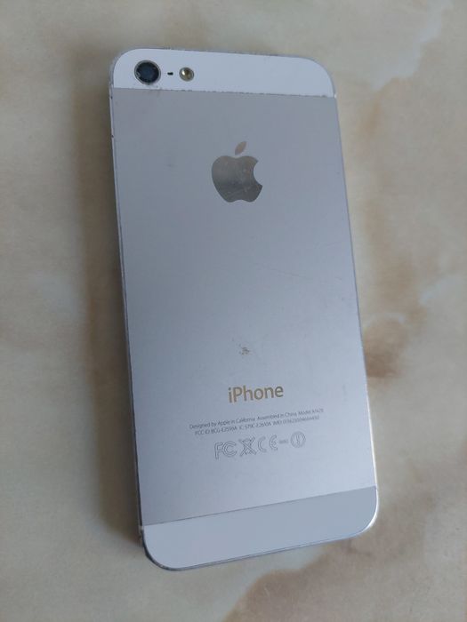 Vând Apple iPhone 5 alb, în stare f bună, Neverlocked //poze reale