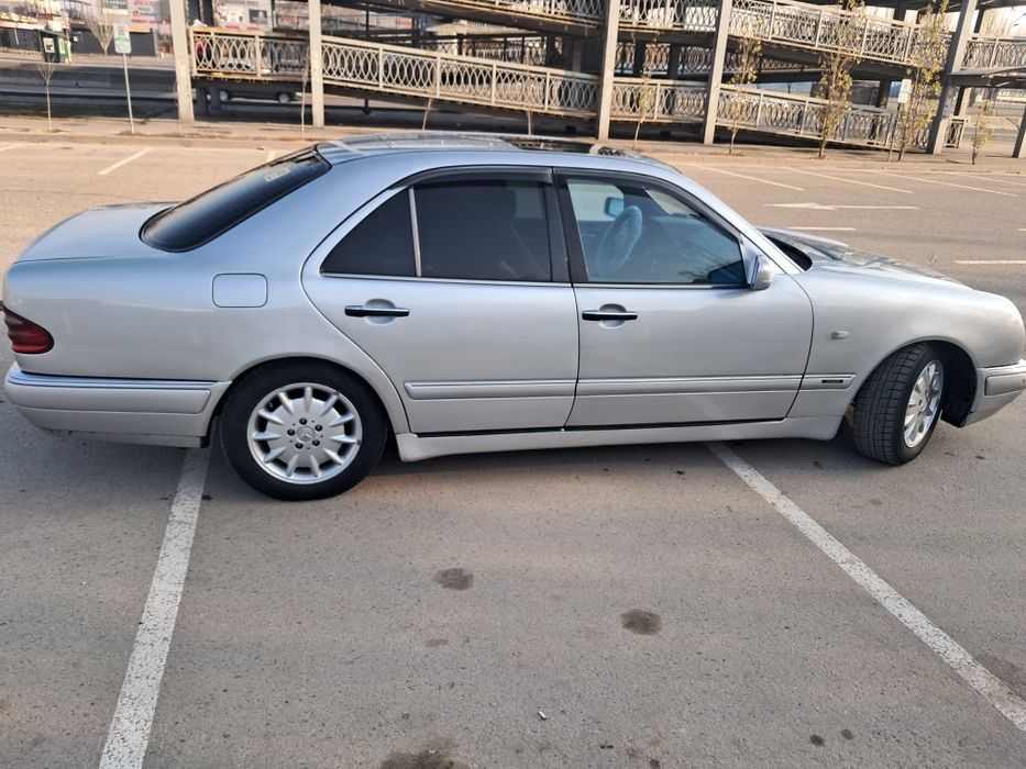 Мерседес бенс 3,2