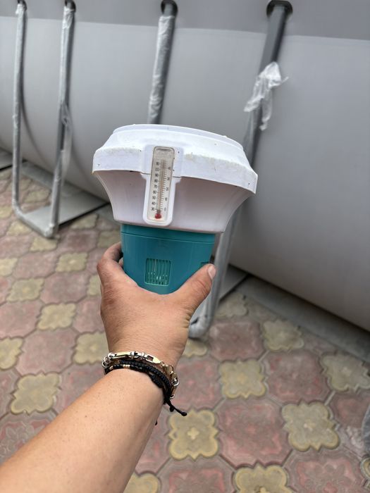 Piscina de vanzare..vreau sa scap de ea daia o dau mai ieftin