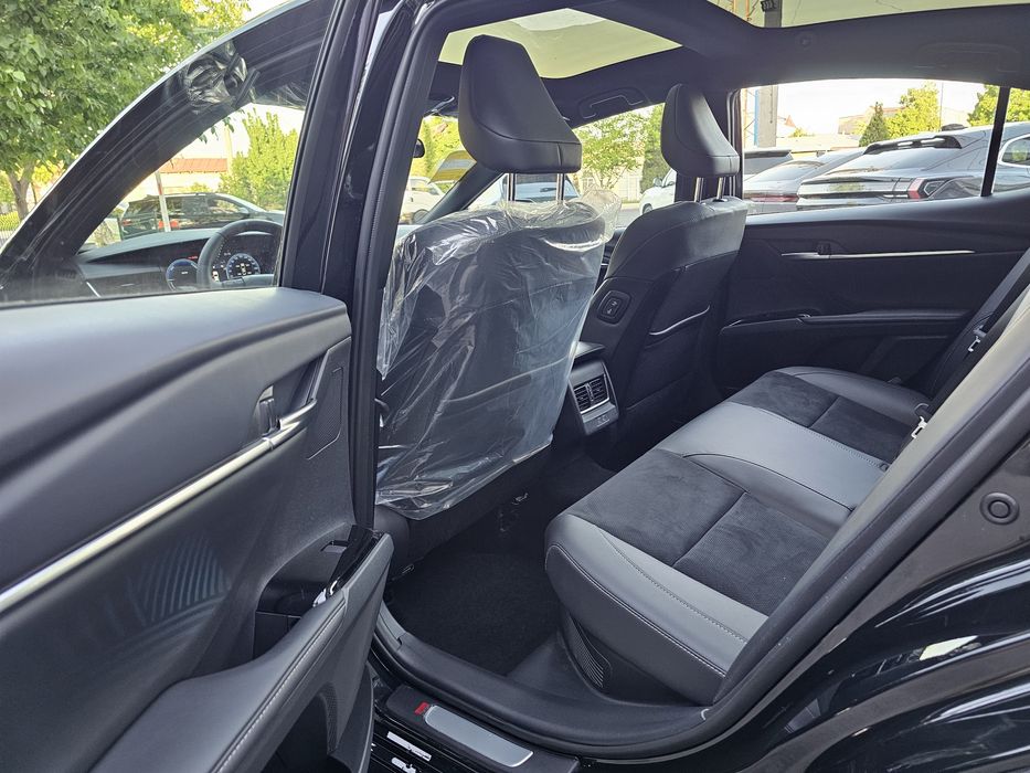 Toyota Camry 2026 — 6