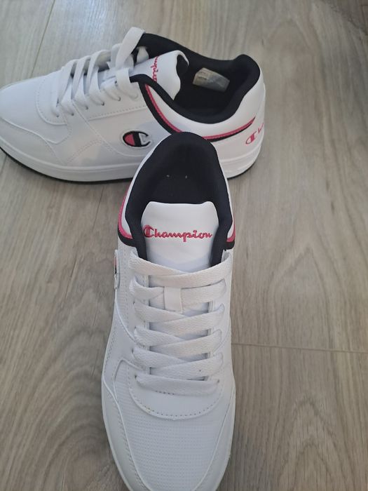 Adidasi Champion dama marimea 39
