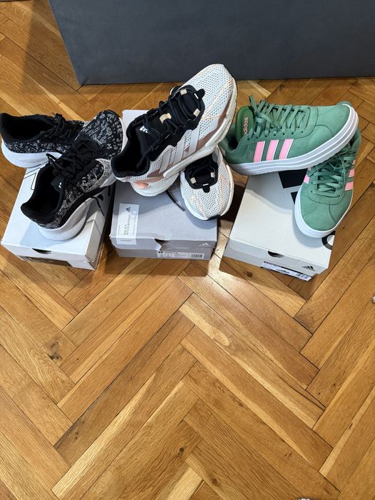 Маратонки на adidas i nike