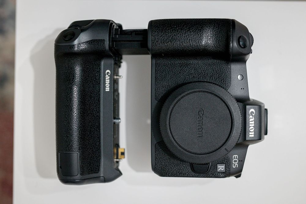 Canon EOS R cu grip Canon BG-E22 impecabil