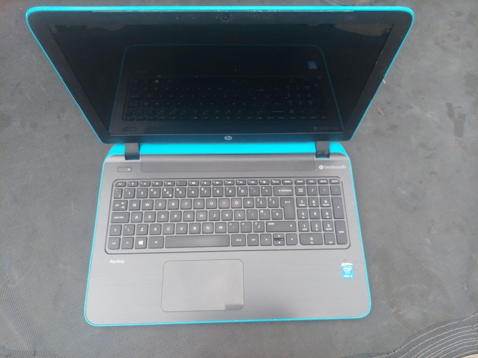Laptop HP Pavilion i3,