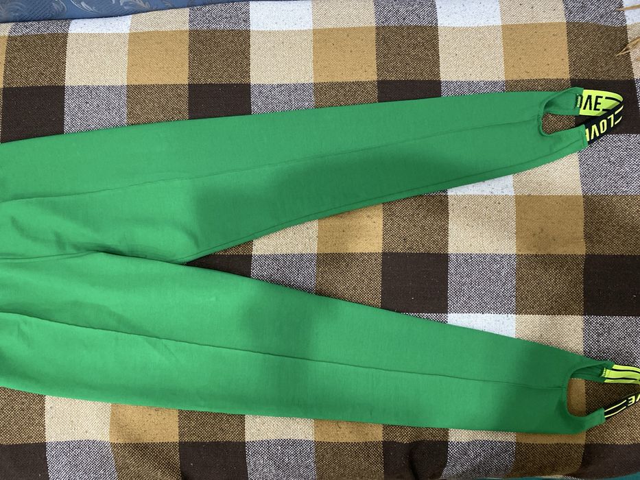 Продам костюм женский