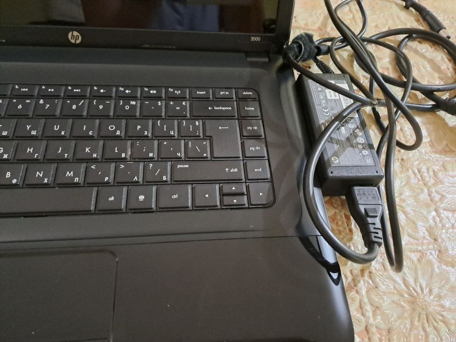 HP-2000-2013 лаптоп
