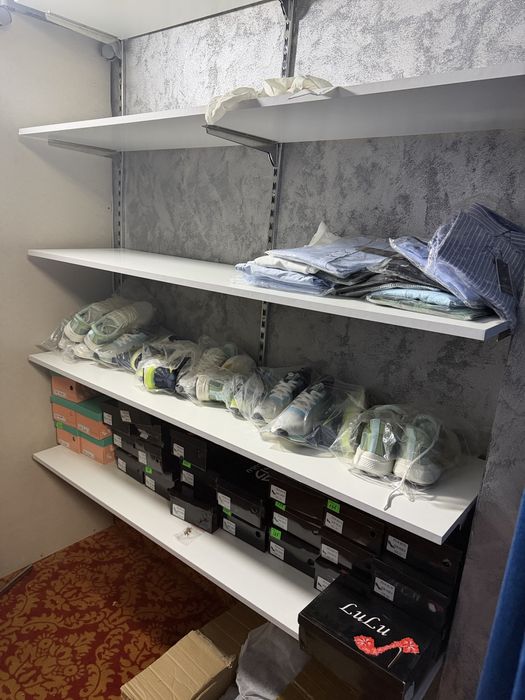 Rafturi/stendere magazin haine